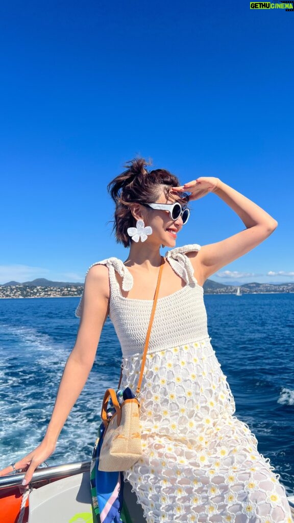 Elva Ni Chen-Xi Instagram - Day 2 boat trip ⛵️ Can time pass a little more slowly? @Longchamp #LongchampStTropez #LongchampSS24 #LongchampHK