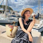 Elva Ni Chen-Xi Instagram - Postcards from St.Tropez 📮 #gelato是借來拍照啦 #只是道具融化的速度有點快😂 #southoffrance #sttropez #travelwithelva