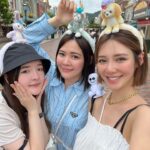 Elva Ni Chen-Xi Instagram - 是日進行秘密拍攝任務🎥 才半日disney整個人已經快散架了😅 但任務順利完成✌🏻 #晨曦工作室 #disneylandhongkong
