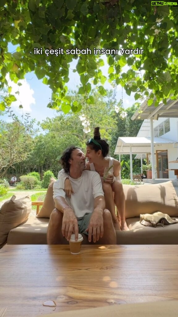 Elvin Levinler Instagram - tarafını seç 🤓 #elviniminbali couple, relatable reel #relatable #marriedlife #couplegoals
