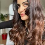 Emel Dede Instagram - Straight or curly? 😌