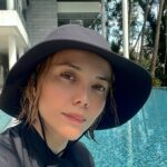 Emelda Rosemila Instagram - Sunday Morning.🌻❤️☀️ Wake up each morning with gratitude. Kena selalu positive. Jgn busy body hal2 org. Jgn cakap2 buruk pasal org. Selalu perbaiki diri supaya jadi better always. Lebiuu.🩵
