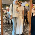 Emelda Rosemila Instagram - Long overdue lunch and coffee with my beloved @husnamustaffa @rjhelmy . Lepas winduuu!😄♥️😄 Thank you belanja ai yey!🐰 #teamladang🌻