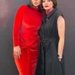 Emelda Rosemila Instagram - One of the reasons why i love attending events. I gotta mingle with all my beautiful friends.🖤❤️ Thanks to my favorite photographer @pinography❤️ #narscosmetics #narsmalaysia #narspowermattelipstick #nextpowermove