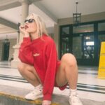 Emilia Attías Instagram - Cuando sos comfy pero tu chic se mete en el medio 🔴 @thecool_peach