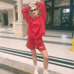 Emilia Attías Instagram - Cuando sos comfy pero tu chic se mete en el medio 🔴 @thecool_peach