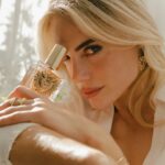 Emilia Attías Instagram - Devotion EDP La nueva fragancia de #dolcegabbana Representa a mujeres que expresan su devoción y agradecimiento por la vida. Y vos, por qué sentis Devoción? #dgdevotion #dgbeauty @dolcegabbana_beauty