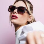 Emilia Attías Instagram - Summer time versión @cimaeyewear 💛