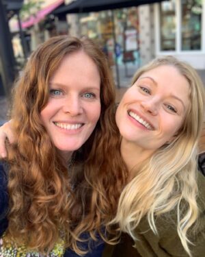 Emilie de Ravin Instagram - Happiest of Birthdays to you my gorgeous & amazing girl! Love you to the moon & back @bexmader 
💖❤️💖❤️💋
#bexilie