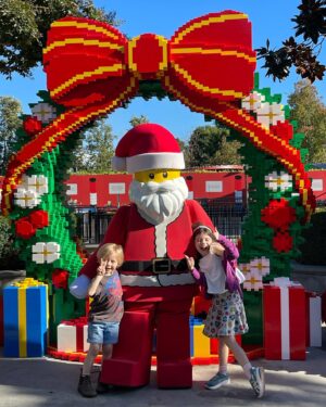 Emilie de Ravin Instagram - Happy Thanksgiving!!!🍁 
Photo dump from the past week in L.A 
Super fun day at @legolandcalifornia & at @kidspacemuseum & seeing old friends 🥰