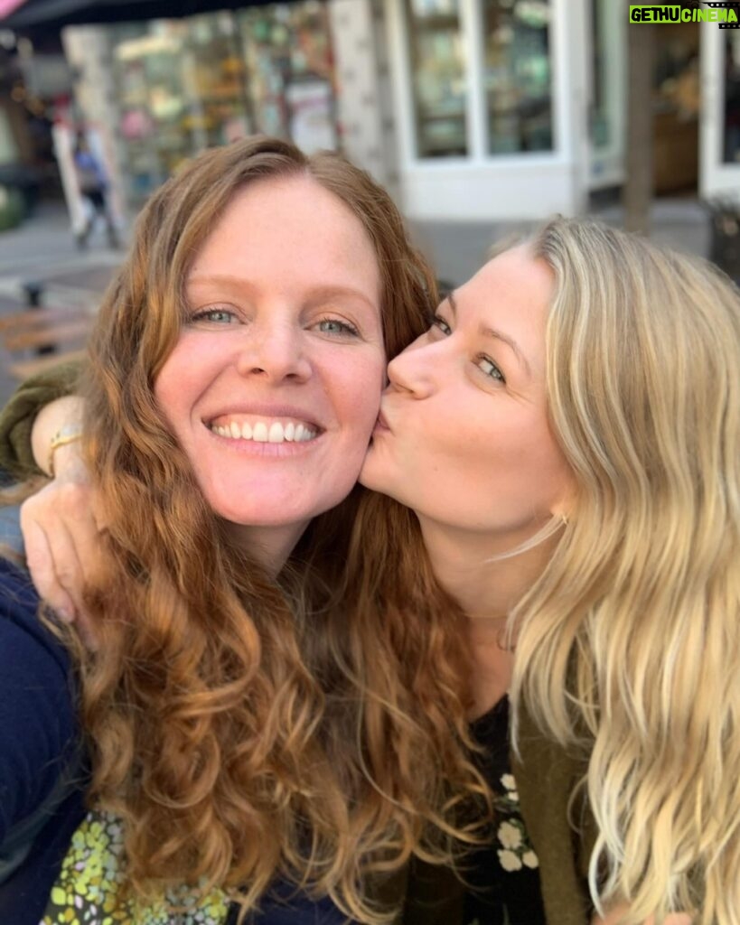 Emilie de Ravin Instagram - Happy Birthday beautiful angel of a human @bexmader 🥳Love ya to bits and pieces Bex & Can’t wait to see you and give you a massive cuddle xo 🥰 #bexilieforever 💙💚