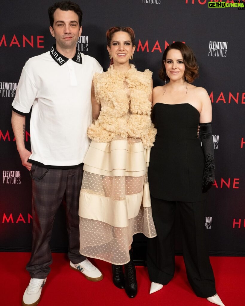 Emily Hampshire Instagram - There’s nothing better than making movies with your friends. ❤️HUMANE Toronto premiere ❤️ ‌ thank u to my glam squad: @sltrokestylist @luckymakeup @ana_sorys 📸 photos by @georgepimentel1