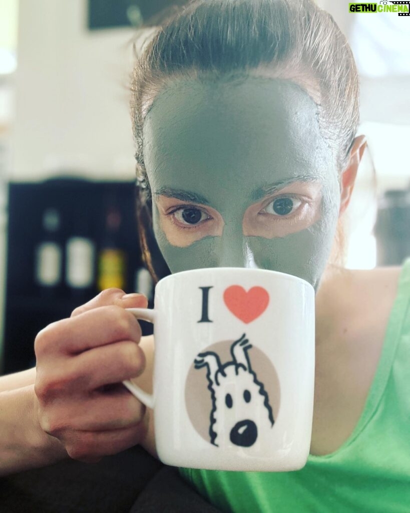 Emily Hampshire Instagram - Self-care ☀️day