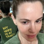 Emily Hampshire Instagram - Caption on T-Shirt @tracyandersononlinestudio