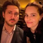 Emily Hampshire Instagram - Thank you @hauteliving for letting us turn your @hannah_waddingham cover dinner into a #12monkeys reunion 🥹❤️