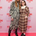 Emily Hampshire Instagram - Mom didn’t get the leather & legs memo at the @fittinginmovie Toronto premiere 🥸 (📸 ‘s by @georgepimentel1 )