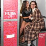 Emily Hampshire Instagram - Mom didn’t get the leather & legs memo at the @fittinginmovie Toronto premiere 🥸 (📸 ‘s by @georgepimentel1 )