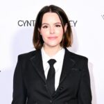 Emily Hampshire Instagram - Hair n makeup by ME 👩🏻💄 …but mostly thx to products by @makeupbymario @vegamour & @kjaerweis