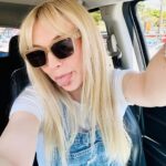 Emily Kinney Instagram - Curtain bangs for the shows this weekend. Boston! Portsmouth! Link to tix in bio. 💇🏼‍♀️😎