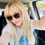 Emily Kinney Instagram – Curtain bangs for the shows this weekend. Boston! Portsmouth! Link to tix in bio. 💇🏼‍♀️😎