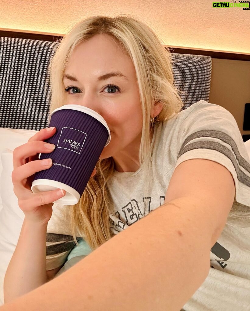 Emily Kinney Instagram - COFFEE ☕️