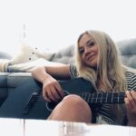 Emily Kinney Instagram - Practicing for this VEEPS show also getting content like a good lil songwriter. You guys got your tix or what?!?! Link to tix in bio!!!