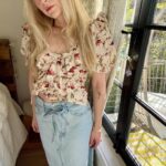 Emily Kinney Instagram - The vibes will be fun and sweet for spring but in an emo way. 😎😝Get your tix to this online show with VEEPs at the link in my bio. 🌸🌺🌼