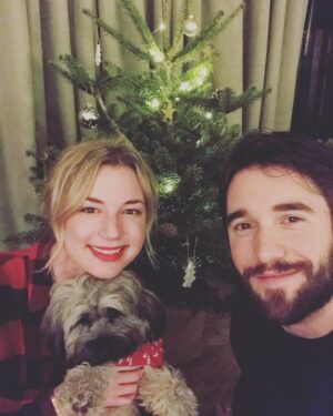 Emily VanCamp Instagram - Merry Christmas from our little family to yours ❤️🎄❤️