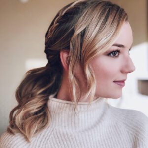 Emily VanCamp Instagram - Getting ready for Thursday press day 🎥 Thanks to my hair and makeup fairies @sarahpotempa and @gitabass for pulling this girl together after night shoots, travel and no sleep #ididnotwakeuplikethis #pressday #TheResident