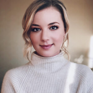 Emily VanCamp Instagram - Getting ready for Thursday press day 🎥 Thanks to my hair and makeup fairies @sarahpotempa and @gitabass for pulling this girl together after night shoots, travel and no sleep #ididnotwakeuplikethis #pressday #TheResident