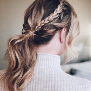 Emily VanCamp Instagram - Getting ready for Thursday press day 🎥 Thanks to my hair and makeup fairies @sarahpotempa and @gitabass for pulling this girl together after night shoots, travel and no sleep #ididnotwakeuplikethis #pressday #TheResident