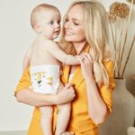Emma Bunton Instagram - Calling all my Aussie followers… I’ve got some big @kitandkinuk news for you next week!! 🇦🇺 Eeeek I can’t wait to reveal all, it’s been a long time coming and I am BURSTING to share 🎉 #kitandkinAU #kitspot