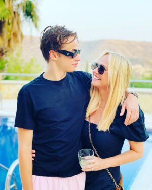 Emma Bunton Instagram - Diving into the future! 
You smashed it @beaubuntonjones 
We are so proud of you. Love you to bits. Xxx
