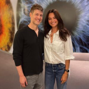 Emma Heming Instagram - Last night I was lucky enough to see a screening of @maxlugavere and @chrisnewhard new documentary, Little Empty Boxes. 
Max chronicles his mother Kathy’s battle with dementia while he educates himself on everything he can do to help her. His love for his mother is powerful. His motivation to find answers from leading health experts is inspiring and then be so gracious to share that information is a true blessing. 
It would be an absolute disservice if this documentary is not on a screen near us soon. 
Thank you Max for being so brave and vulnerable to share the journey and spotlighting the importance of brain health. When you live the world of dementia you know that options are slim. But some won’t take that lying down which is how change is made and I got to witness the beauty in that last night. 
#dementiaawareness #brainhealthawareness #paintopurpose