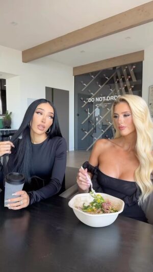 Emma Hernan Instagram - If your friends don’t talk to you like this, they ain’t real. 
#thishoe #funnyreels #friends #lunch #sellingsunsetbesties #netflix #realitytv