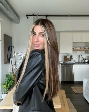 Emma Slater Instagram - Time for a change ✂️🙏🏻 we called this one ‘Mocha Brûlée’ 

Thank you @kennedy_vandyke you hair goddess ❤️🙌🏻 #brunette