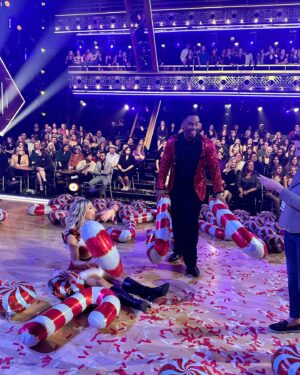 Emma Slater Instagram - SURPRISE!!! The best Holiday gift 🥹🙏🏻 I got to dance with my champion again tonight 🙌🏻 grateful for this lifetime bond even if he loves to wind me up 😂 @rashadjennings #shadsquad #forlife