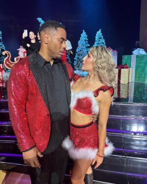 Emma Slater Instagram - SURPRISE!!! The best Holiday gift 🥹🙏🏻 I got to dance with my champion again tonight 🙌🏻 grateful for this lifetime bond even if he loves to wind me up 😂 @rashadjennings #shadsquad #forlife