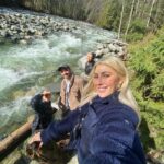 Emma Slater Instagram - Quite literally the best day on tour ever. Vancouver wow, just wow 🙌🏻🌲🌿🌳 @brittbenae @ryleearnold1 @alanbersten swipe to see the videos
