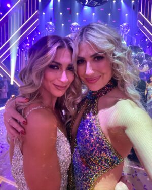 Emma Slater Instagram - FINALE TIME!!!!!! Good luck to all the finalists. I hope you guys enjoy the show, I don’t know who’s gunna win!!! Who do you think?! 

So proud to me among these people 🥹