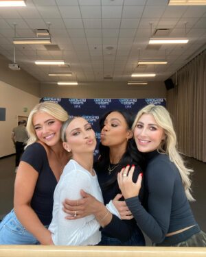 Emma Slater Instagram - Happy International Women’s Day!!!! 🤩🌸🌺 @ryleearnold1 @brittbenae @daniellakaragach