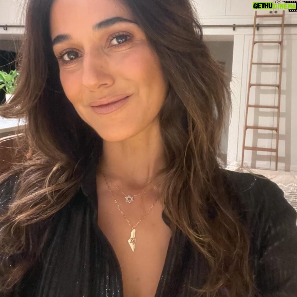 Emmanuelle Chriqui Instagram - Happy Friday and of course Shabbat Shalom! I am all layered up in @brookerayn - my newest obsession is a gold pendant of Israel with the Star of David at its heart.. really where my heart is these days. @brookerayn has such beautiful jewelry, definitely check out her line. Wishing you and yours a great weekend ahead 🙏🏽❤️