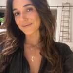 Emmanuelle Chriqui Instagram – Happy Friday and of course Shabbat Shalom!  I am all layered up in @brookerayn – my newest obsession is a gold pendant of Israel with the Star of David at its heart.. really where my heart is these days. @brookerayn has such beautiful jewelry, definitely check out her line. 
Wishing you and yours a great weekend ahead 🙏🏽❤️
