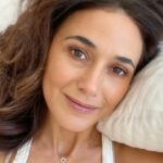 Emmanuelle Chriqui Instagram – A day celebrating love and light ♥️ 

On Valentine’s Day, the day marked on our calendar to celebrate love and light, I wanted to gift one of you something that I hold close to my heart. For a chance to receive the 14k gold and diamond Star of David necklace I wear daily from designer @brookerayn, tag someone in the comments below who brings love and light into your life and let them know how. Whether it be your partner, friend, sibling, co worker, barista, neighbor, boss, parent, cousin.. anyone who comes to mind on this day of love ♥️ If you already purchased a Brooke Rayn Star of David necklace, you will have a second option to choose from. 
Winner will be chosen at random 2/21.