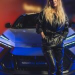 Emy LTR Instagram - Hello toi ! Oui, toi derrière ton écran ! Tu n’aurais pas vu passer quelques stories sur un défi fou que m’a lancé @toyotafrance pour la sortie du nouveau Toyota C-HR ? Prépare-toi, car ce sont 6 semaines d’audace que tu t’apprêtes à regarder 😉 Et pour toi, quelle forme prendrait cette audace ? Collaboration commerciale. #ToyotaCHR #CHR Pour les trajets courts, privilégiez la marche ou le vélo Pensez à covoiturer Au quotidien, prenez les transports en commun. #SeDéplacerMoinsPolluer