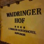 Enrique Arce Instagram - Unas vacaciones de ensueño en el Tirol Austriaco, en el fantástico hotel @waidringerhof @waidringeres Hotel y spa en el corazón de los Alpes de Kitzbuhel. Gracias a mis queridos José Maria y Nuria❤️ de @viajesgrupoelcastillo_holidays y @vive_la_villa por la generosidad y cariǹo A dream vacation in the Austrian alpsin the wonderful @waidringerhof @waidringeres and Spa. Thanks to my hosts Jose Maria & Nuria❤️ de @viajesgrupoelcastillo_holidays & @vive_la_villa Video del gran @willy_roig