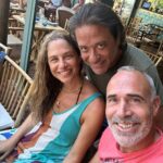 Enrique Arce Instagram - amigos de los de antes/ amigos de los de siempre. Recuerdos de una juventud no tan lejana, en una isla no tan remota... A mi parecer (sin ningún tipo de duda, reserva o consideración) una de las parejas más lindas y fascinantes de este país @alexcorretja74 @martinakleinpro