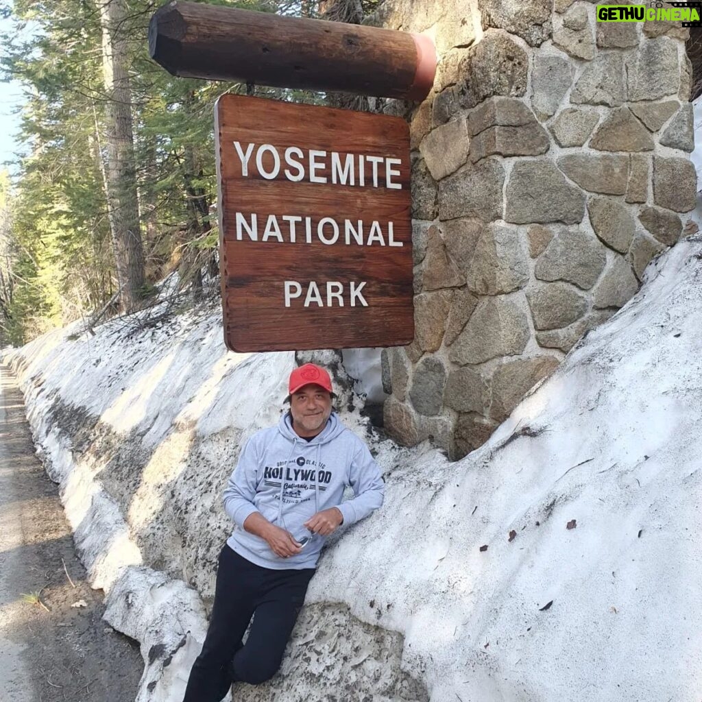 Enrique Arce Instagram - YOSEMITE NATIONAL PARK (CALIFORNIA), DIA 2/DAY 2 la icónica montaña de EL CAPITAN, que popularizÓ Alex Hannold en el docu SOLO, y las Sequoias Gigantes de Mariposa Grove. 45km de senderismo por Yosemite National Park en dos días de inmersión total en la naturaleza más impresionante