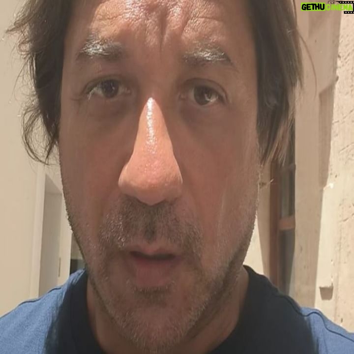 Enrique Arce Instagram - Hoy rodamos en el precioso 'pueblo español' de Mallorca con un actor que empieza en esto, pero que creo que tiene madera y no lo hace mal y me da que va a trabajar con cierta regularidad: Antonio de la Torre. Yo trataré de enseñarle todo lo que pueda! Día infernal de calor en Mallorca que sólo compensa el volver a currar con colegas y en un sitio tan precioso y magico como este...