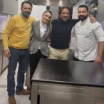 Enrique Arce Instagram - Nada más placentero que soñar, elucubrar, proyectar, proponer, crear con amigos que viven en poesía, en uno de los imprescindible de la Comunitat Valenciana, el restaurante @elpoblet_qd Otto acierto gastronómico de @qiqedacosta interpretado por el magnífico chef @luisvallsrozalen. Un verdadero paráiisoI para los sentidos y las emociones Junto a @villanuevamente y Sergio Arlandia